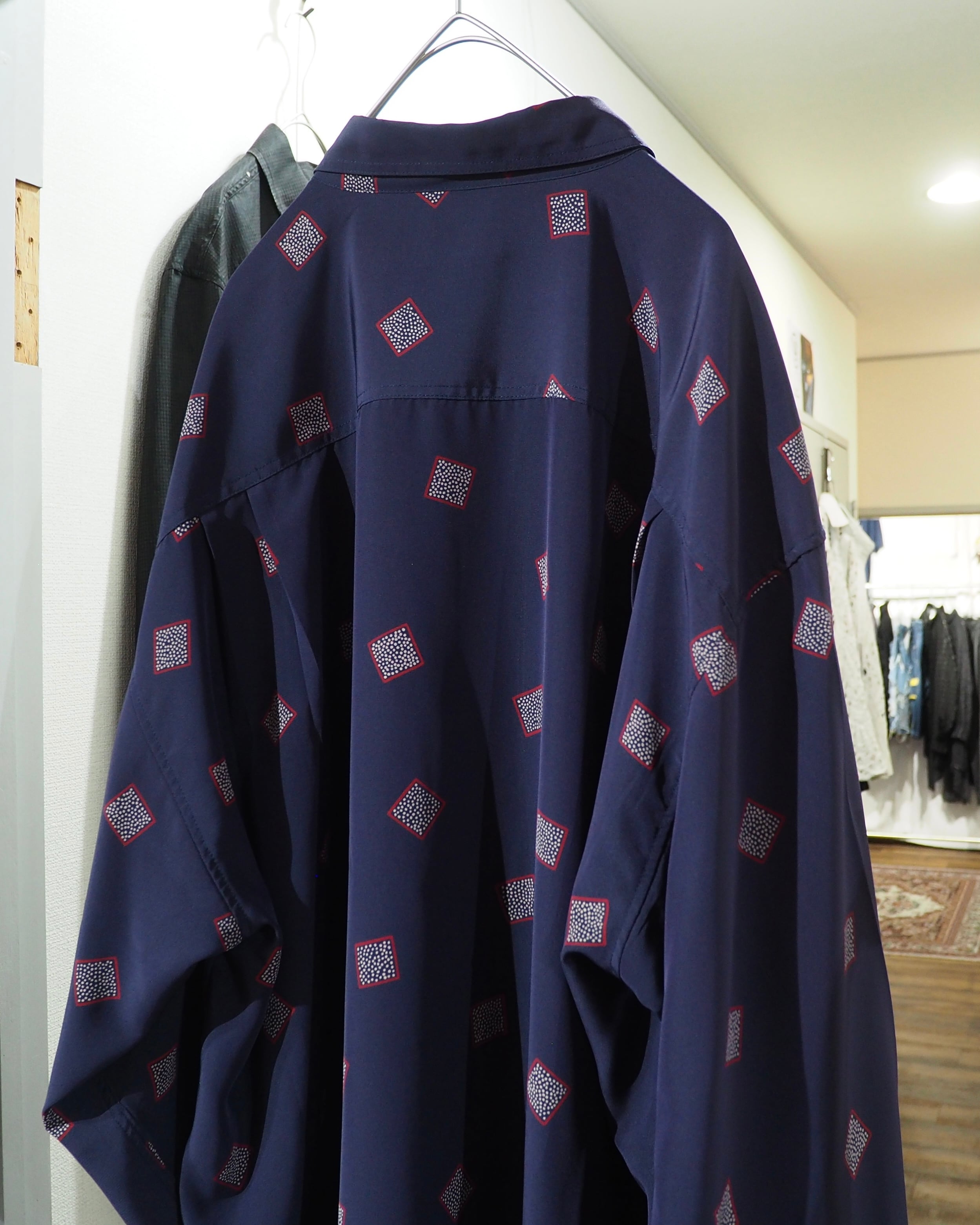 1990s Beautiful Bewitching Purple All Over Pattern vintage Drape Loose Shirt