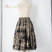 フラダンス 衣装 パウスカート ブラック系 ハイビスカス柄 モンステラ柄 プルメリア柄 ハワイアンプリント アロハ フラ ダンス レッスン 練習 ベージュ系 黒 大人っぽい 華やか 上品 シングル フレア スカート かわいい おしゃれ ブラック ベージュ ハワイ アロハシャツ エスニック リゾート おしゃれ着 ボトムス カジュアル スカートスタイル トロピカル コーディネート フレアスカート プリントスカート 軽やか センス フェミニン