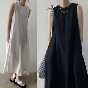 【送料無料】ワンピース ドレス レディース 2色 夏 ロングワンピース ロング マキシワンピース マキシ丈 リゾートワンピース リゾートドレス サマードレス 無地 シンプル ナチュラル フレア ノースリーブ クルーネック 体型カバー 着痩せ 細見え 脚長 大人 カジュアル クール かっこいい 韓国 人気 おしゃれ お出かけ 旅行 リゾート デート 薄手 20代 30代 40代 50代 ホワイト ブラック