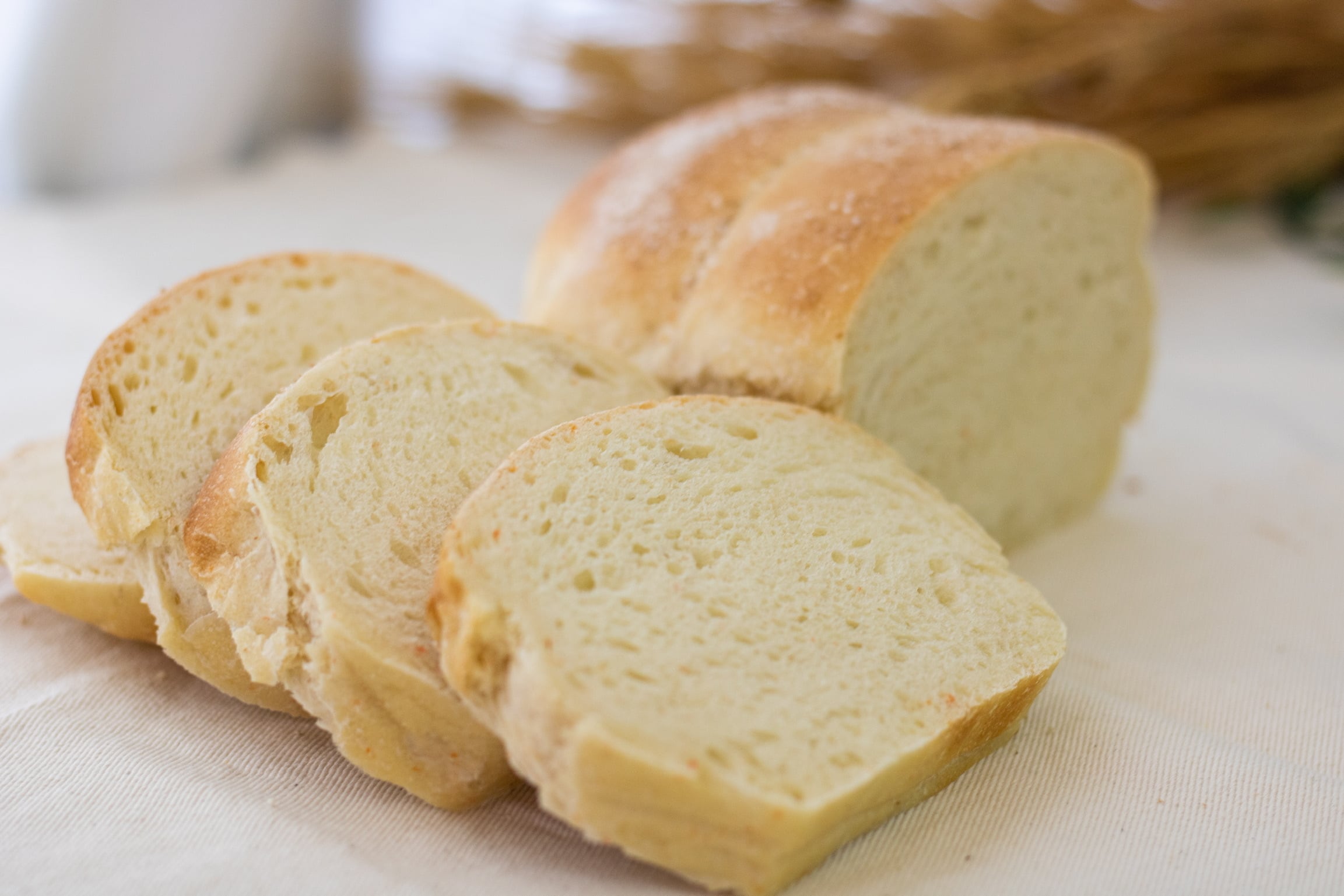 木型で焼いたほんわか食パン(L)【自家培養天然酵母のパン】