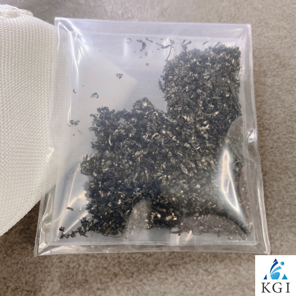 宇宙の流れ星の粉 ✨ M | SPACE Shooting Star