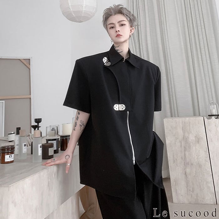 Still Water シャツ 半袖 ジップ 肩パッド XL 黒 ブラック Le sucoodお支払い確認後20日以内発送肩パッド入メタルバックルシャツジャケット 肩パッドシャツ ショルダーパッドシャツ デザインシャツ  カジュアルシャツ オーバーサイズ ゆったり ビッグシャツ 半袖 変形 無地 モノトーン パンク ロック メンズ モード系 ストリート サロン系