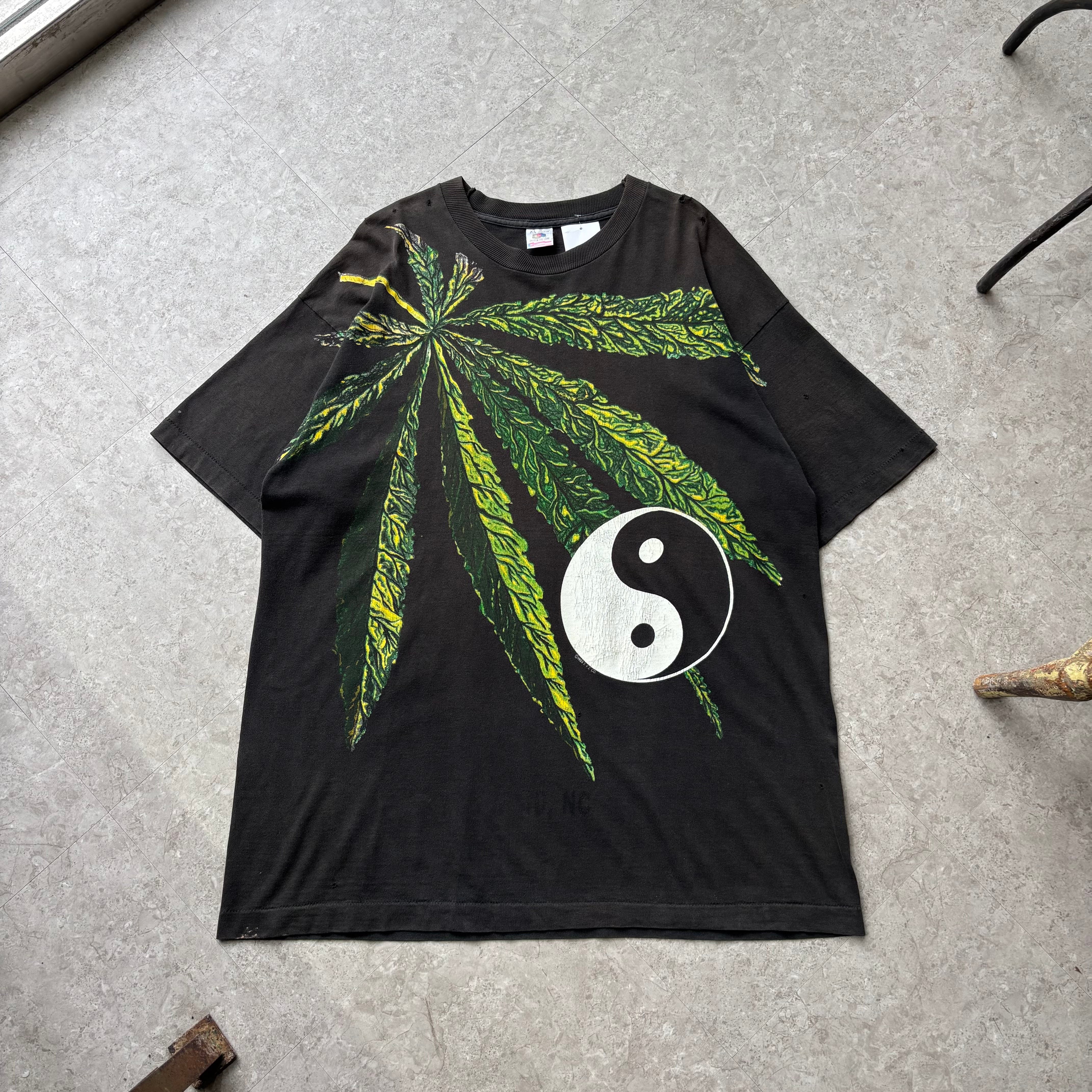 1993s XYZ CO "Marijuana × Yin-Yang" T-shirt【仙台店】