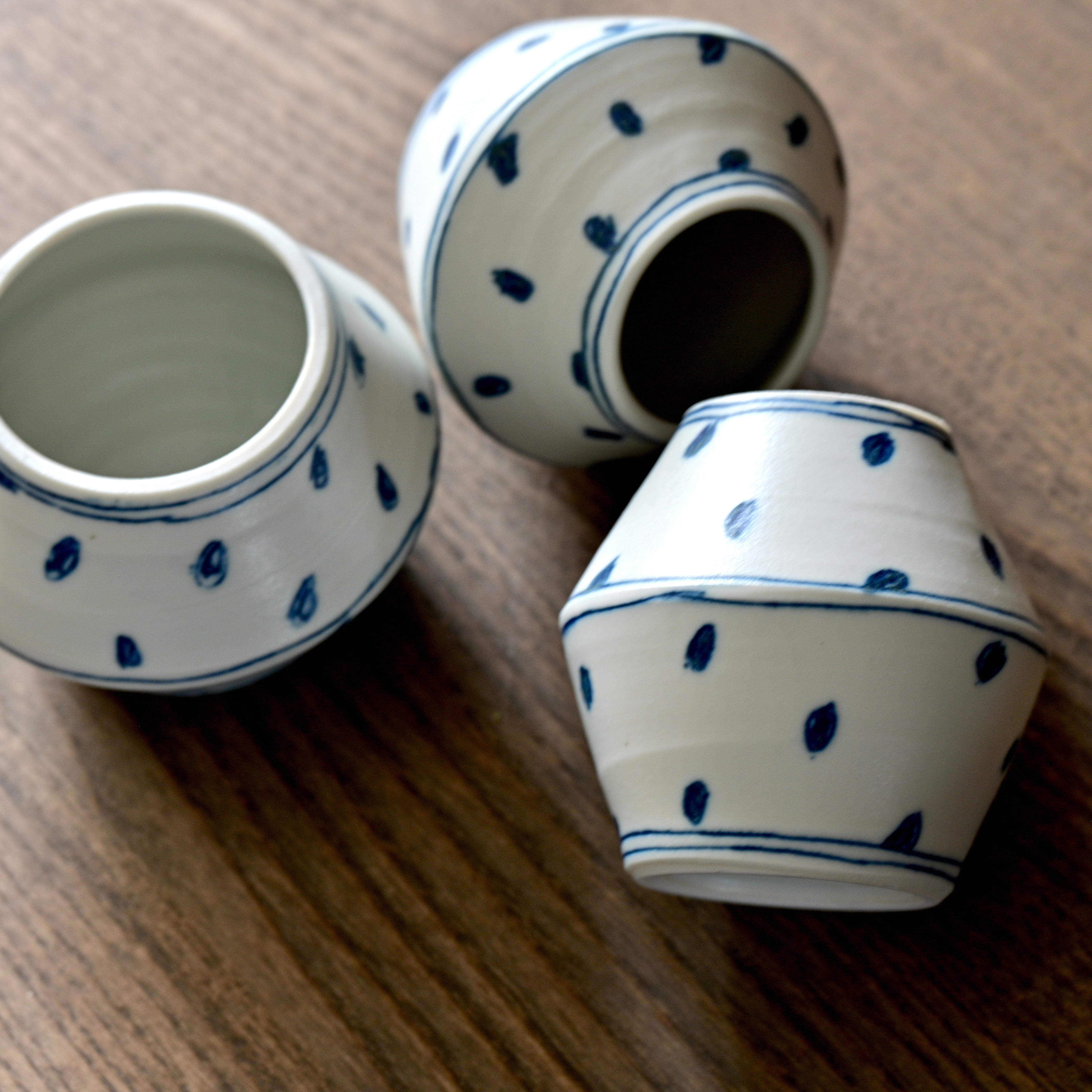 村田菜穂美作 染付花入 / Nahomi Murata Sometsuke Flower Vase