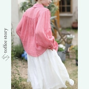 【3color】森に咲く、午後の記憶 – 植物刺繍とラッフルが彩るシャツ 《Y0226》