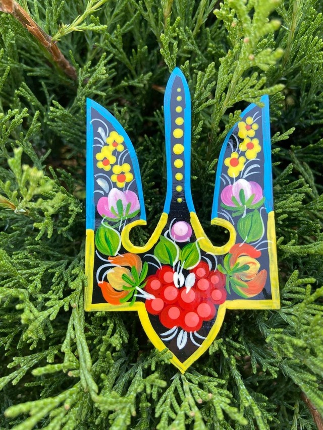 ペトリキフカ塗りのマグネット 国章トリズヴ（Khomenko製作）