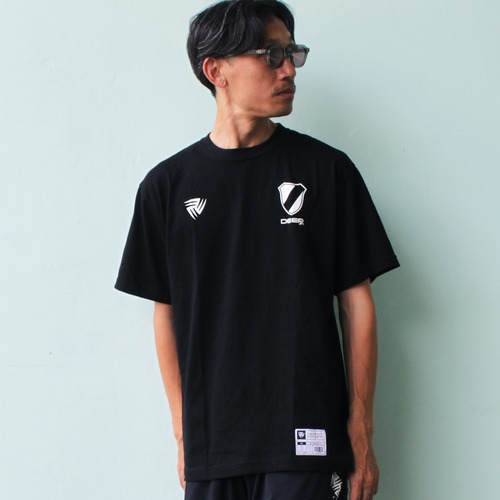 エンブレムTシャツ　（ブラック）
