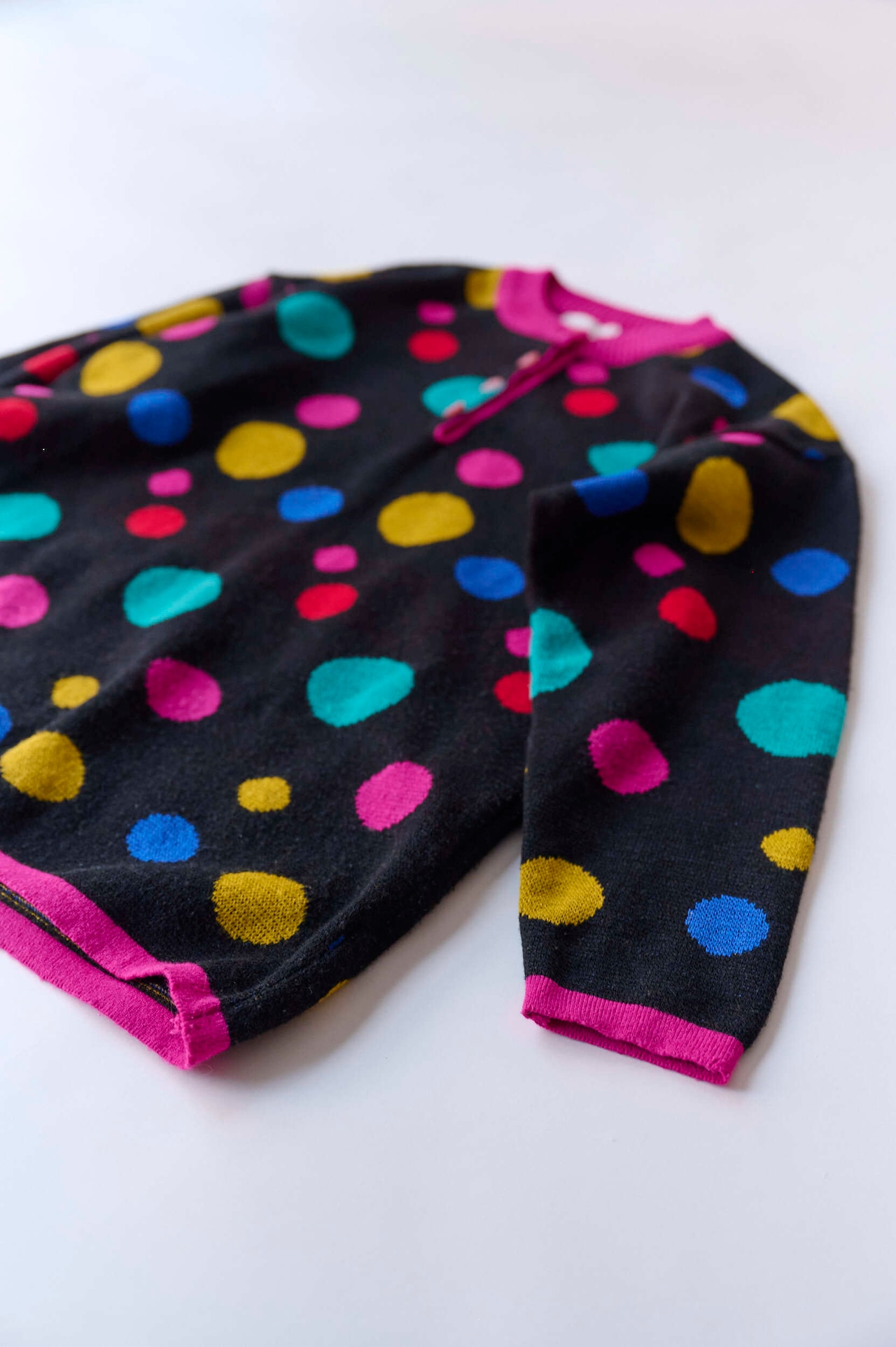 Neon dots sweater
