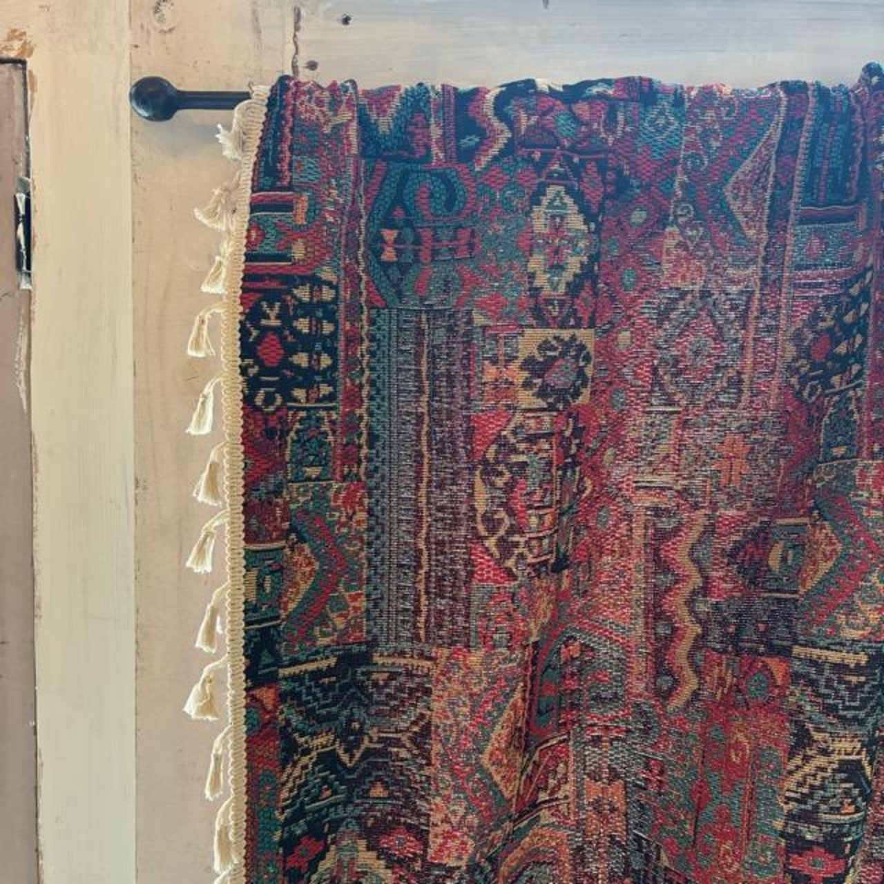 TOPANGA Homefurnishing　ジャガードキリムフリンジカーテン　150×240cm　エスニック　トライバル　遮光　厚手　レッド　ゴブラン織　カーテンポール　ボヘミアン