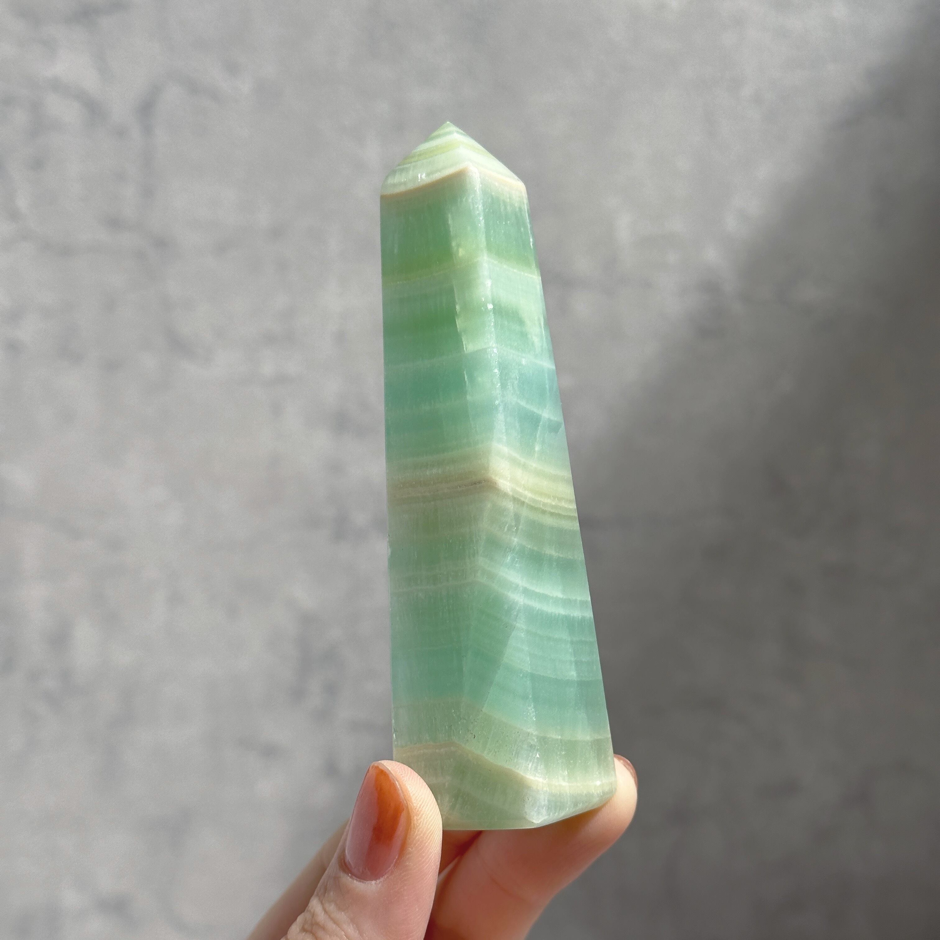 ピスタチオカルサイト タワー73◇Pistachio Calcite◇天然石・鉱物