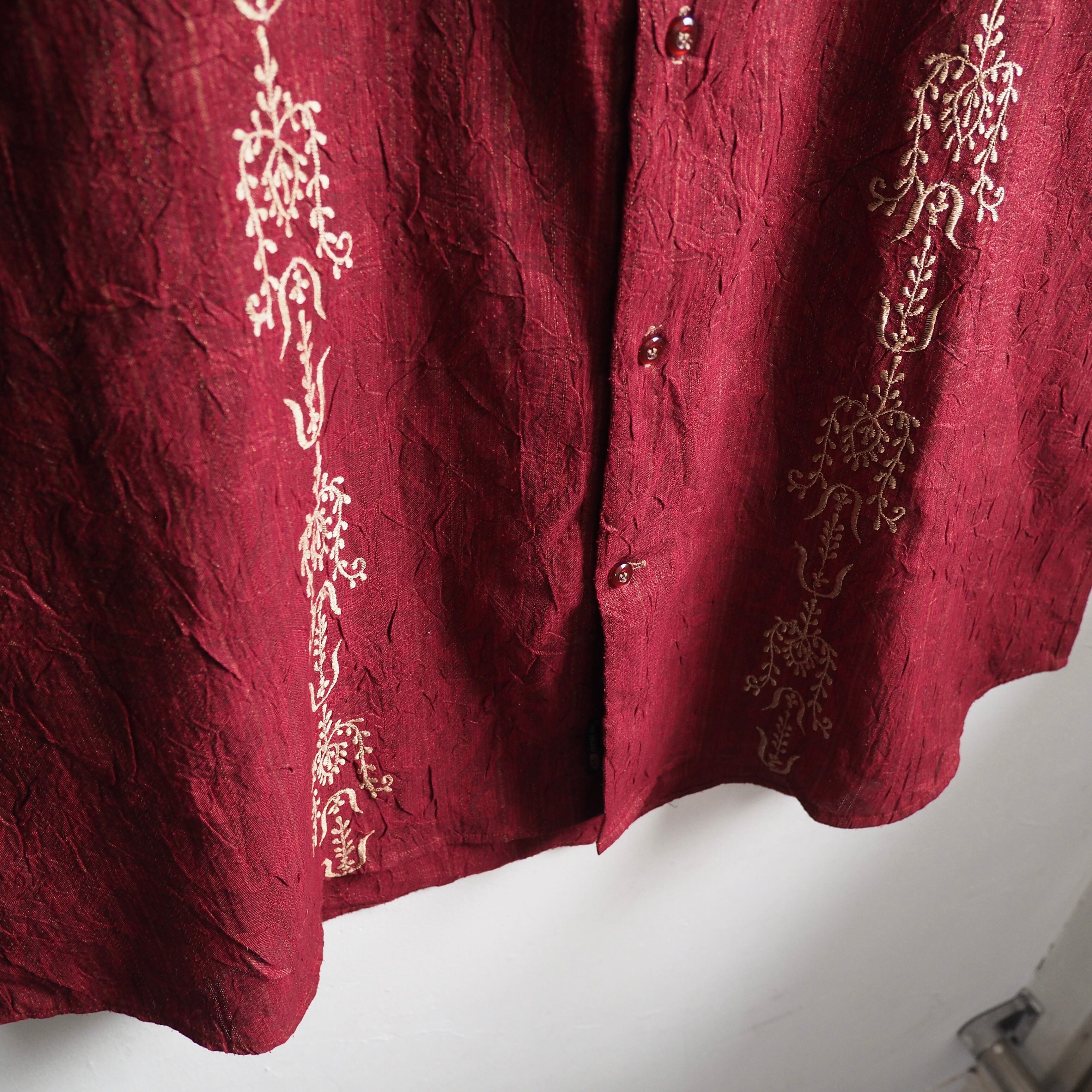 Beautiful Dark red × Tribal art embroidery vintage loose S/S shirt