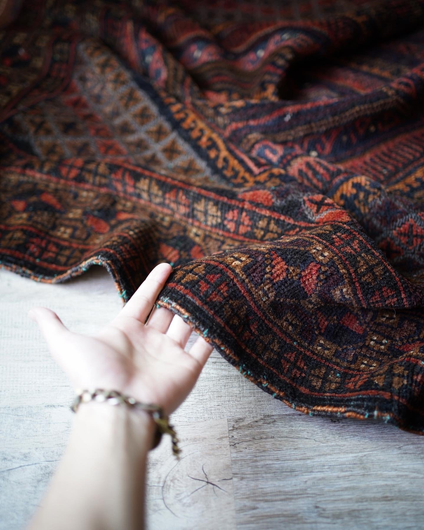 100】Vintage Afghan Mashwani rug 1985's | ヴィンテージラグ専門店