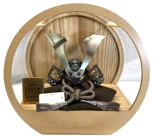 合鉢鉄製兜 K-149 備前3号 ケース　6261  E321  たもナチュラル　30丸型　前開きアクリルケース　五月人形 コンパクト飾 海外土産 プレゼント 兜 兜飾り 初節句 お祝い プレゼント 海外土産 日本土産　こだわりの兜 日本文化