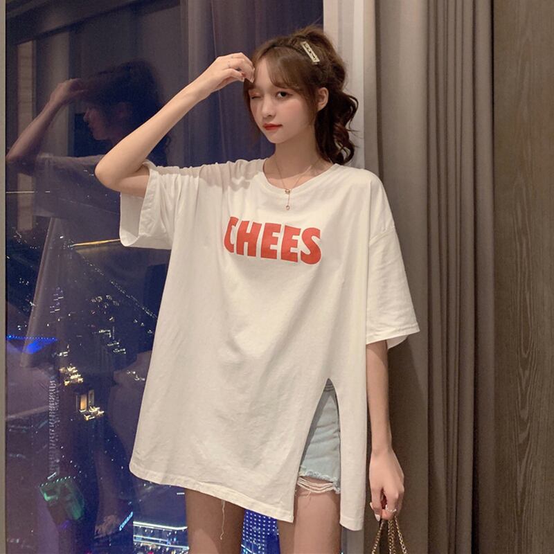 2020年夏ニューネットレッドルーズミドル丈デザインセンスレタースプリット半袖Tシャツトップ女性インスーパーファイア 1号婦人11967929520