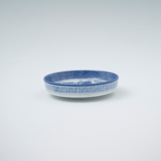初期伊万里焼  山水鳥居文 アンティーク 小皿 伊万里 染付 縁菱文 雷文 山水図 小皿 生活骨董 アンティーク