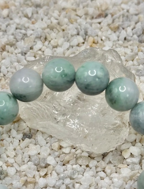 ⭐️最高品質⭐️糸魚川翡翠　緑白　13mm 070・画像2