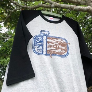 Canned Lure（ルアーの缶詰）ラグランTシャツ