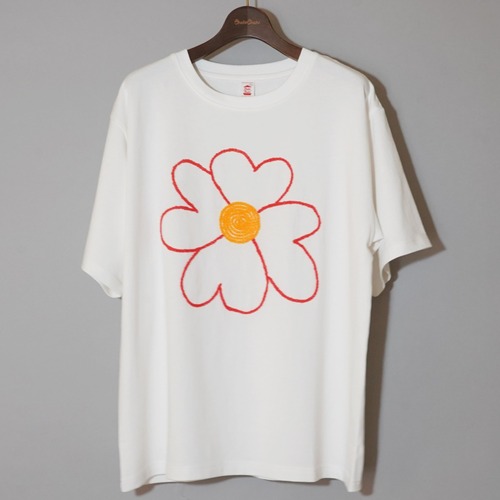 CC "FLOWER WITH LOVE" HAND EMBROIDARY S/S TEE　- WHITE-