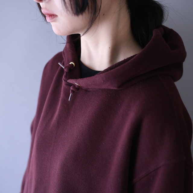 "carhartt" sleeve printed design over silhouette bordeaux parka