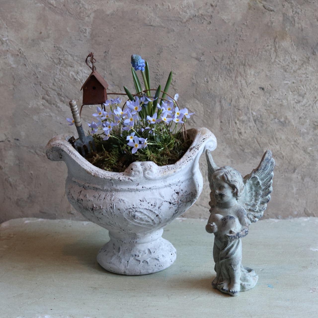 置物　ハートキャッチ　エンジェル　お庭に置く　玄関に置く　オブジェ　シャビーシック　オシャレ