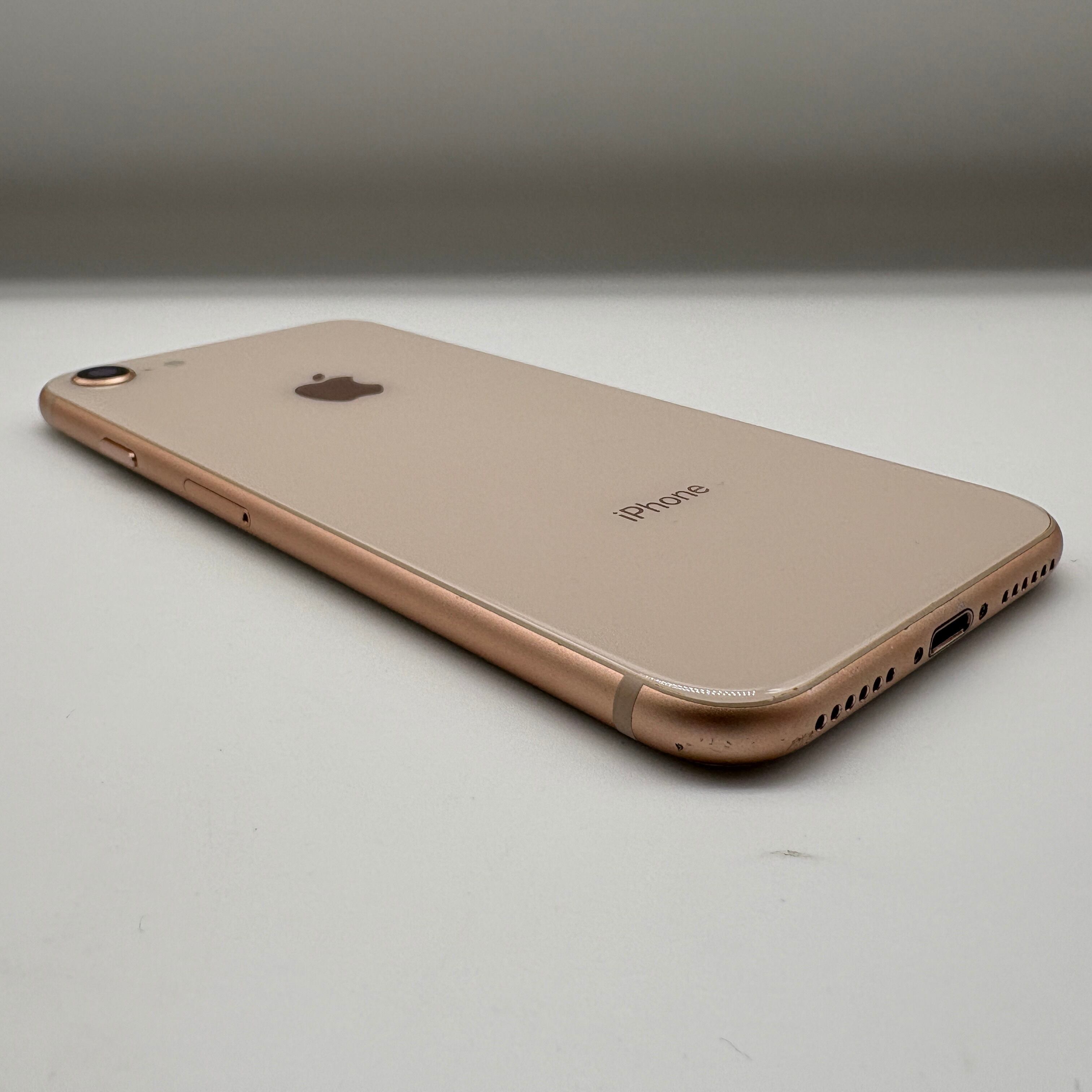 iPhone8 64GB ゴールド アイフォン本体 SIMフリー SIMロック解除済み