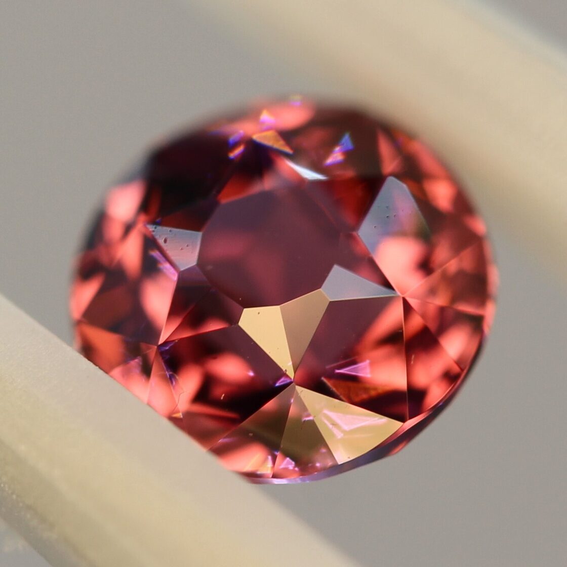 1月誕生石 パイロープガーネット 0.77ct. | Pay ID