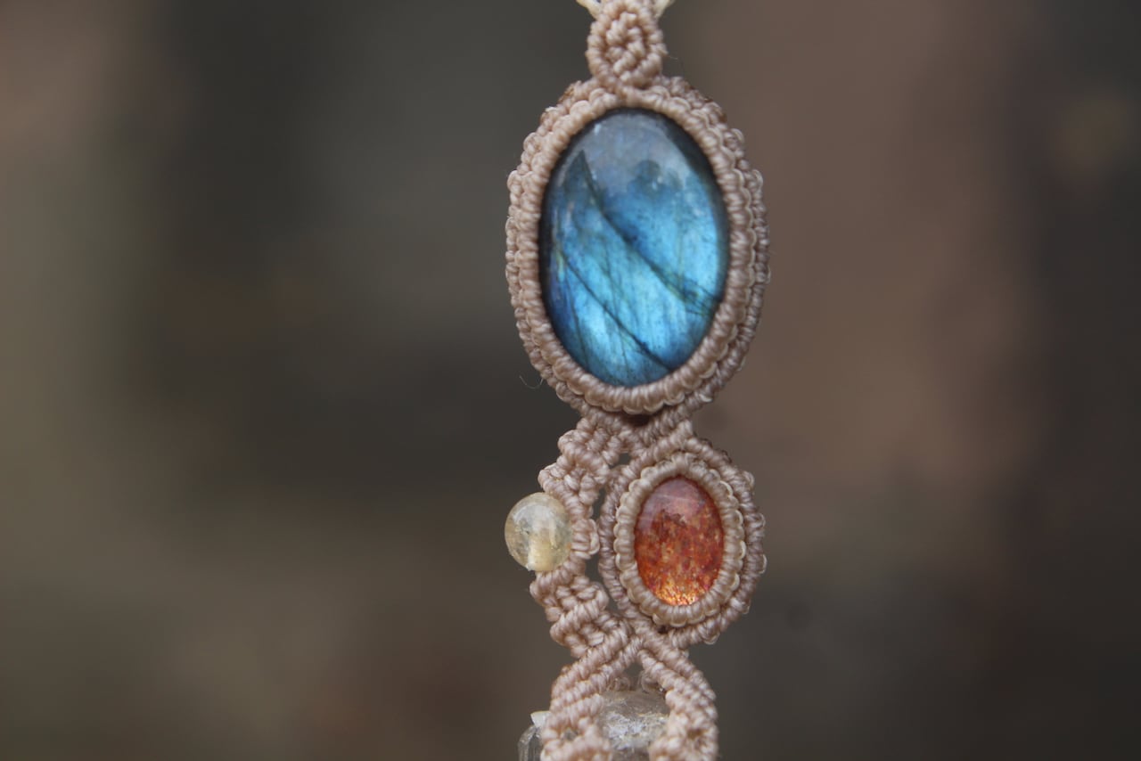 Himalayan crystal & Labradorite & Sunstone micro macrame pendant