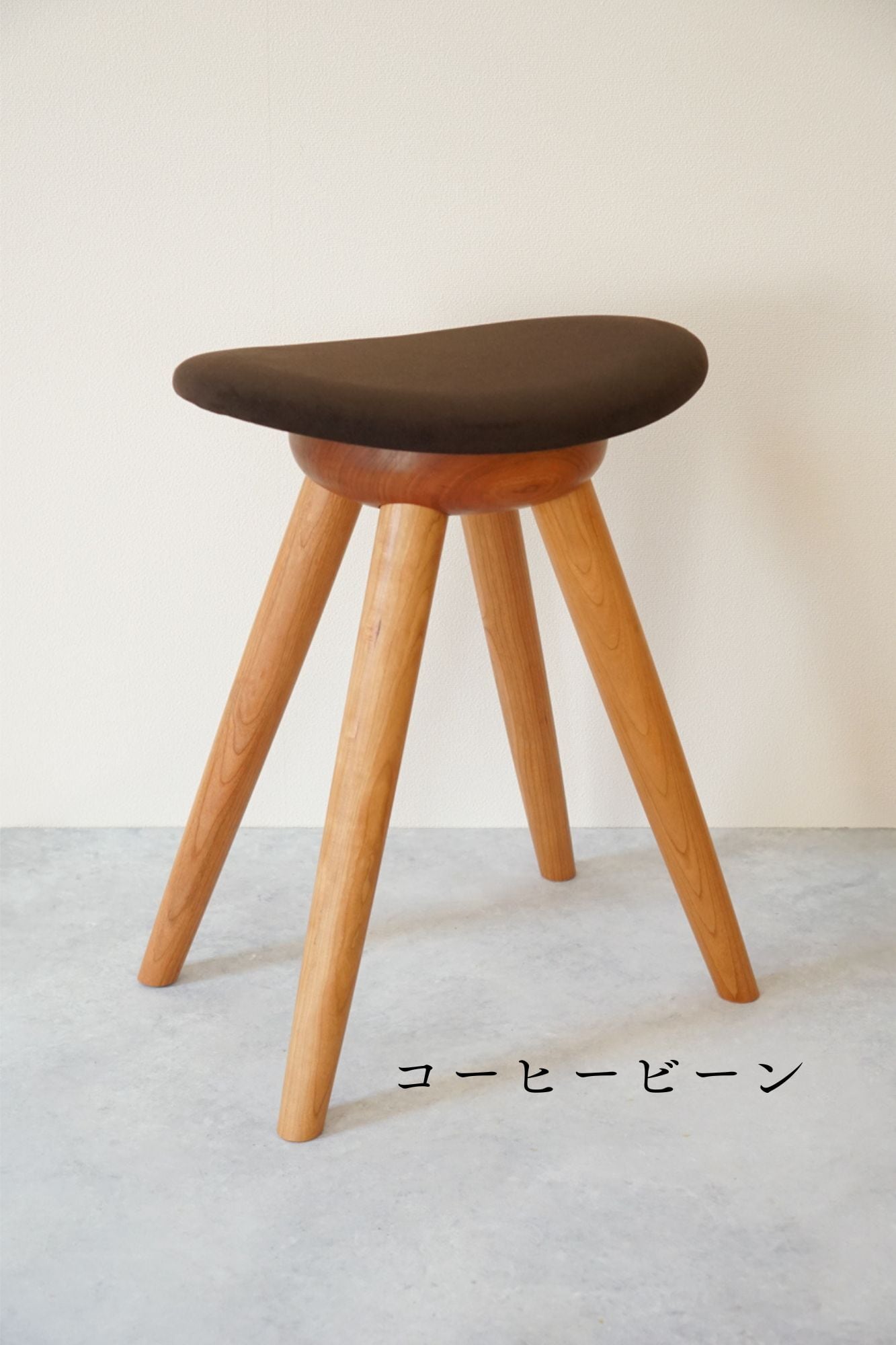 ふくよかなスツール | 木工ふくよか