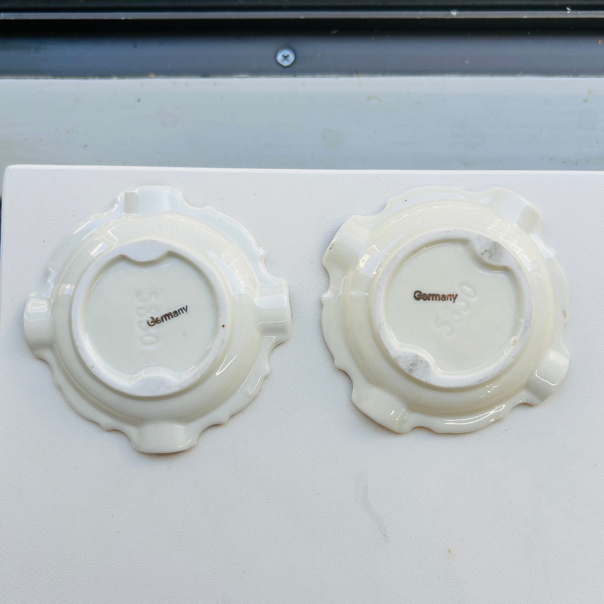 ドイツ陶器 金彩豆皿灰皿（バラ売り） | Milo Antiques & Vintage