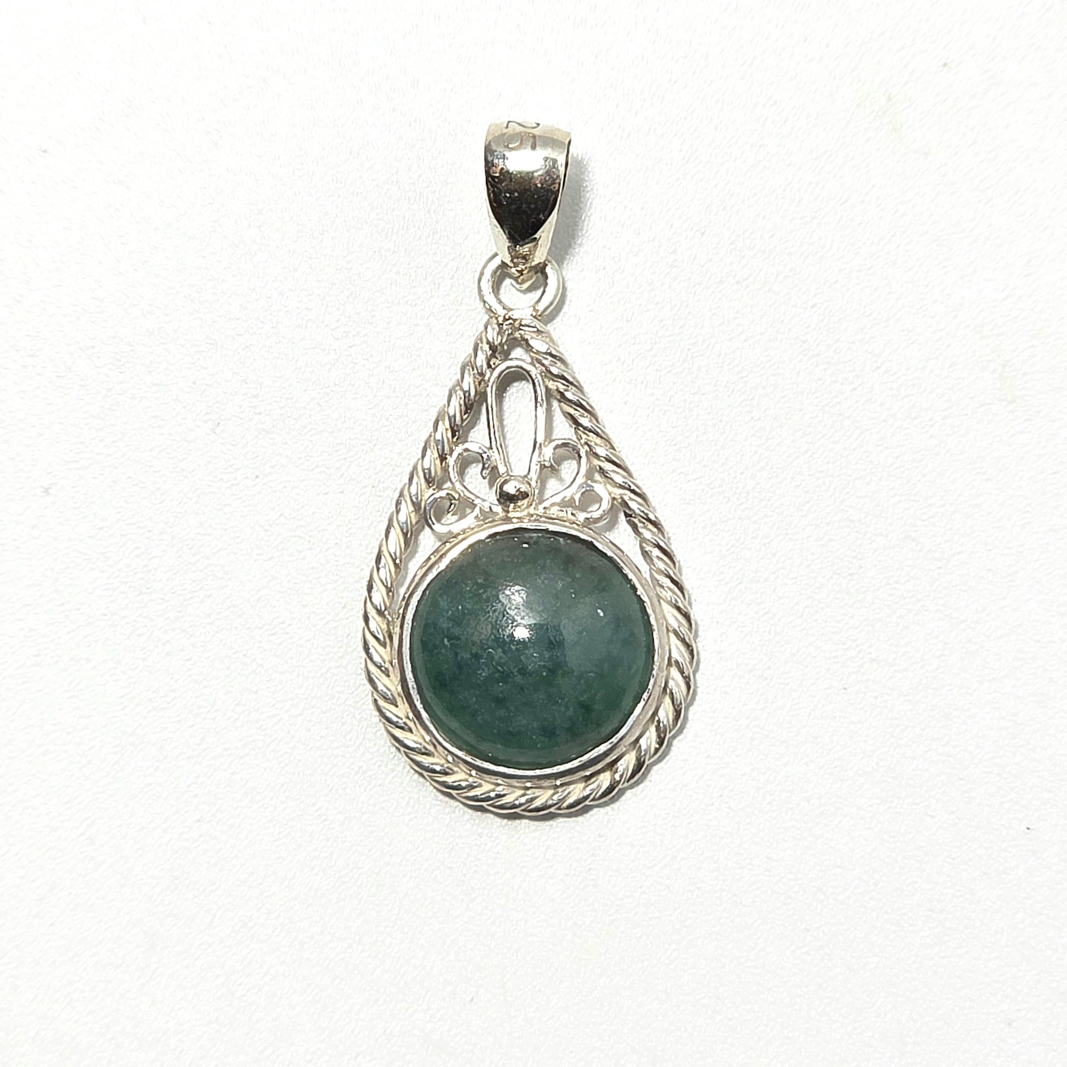 糸魚川ひすい　ペンダント　　翡翠　国石 楽天市場】【 一点物 】糸魚川翡翠 ペンダントトップ SV925 日本