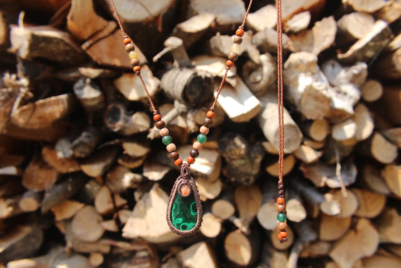 Malachite & Sunstone micro macrame woody pendant
