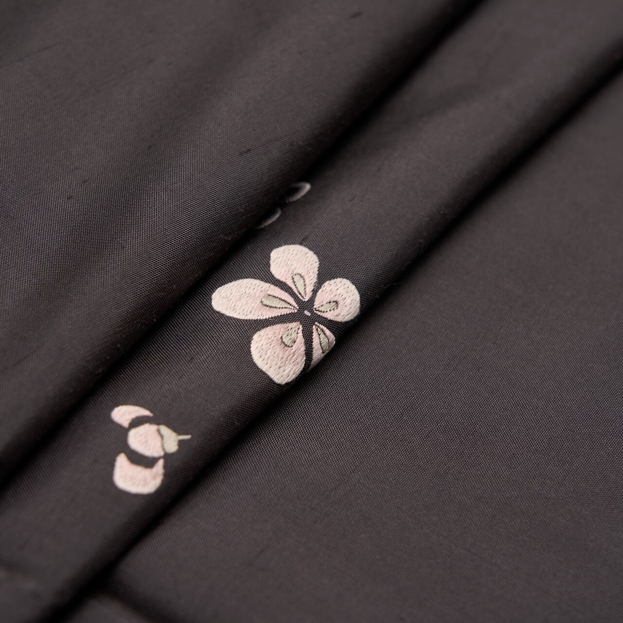 梅のお花の模様 刺繍 大島紬附下 袷着物【未着用品】 | かわの屋