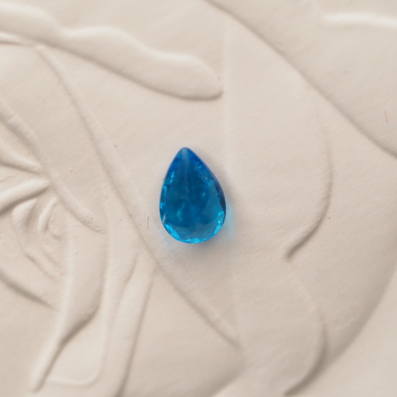 ネオンブルーアパタイト マダガスカル産 0.36ct