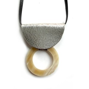 N-247w TINハーフペンダント白