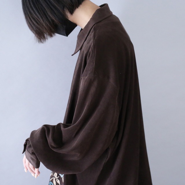 "刺繍×花" asymmetry design over silhouette fake suede shirt