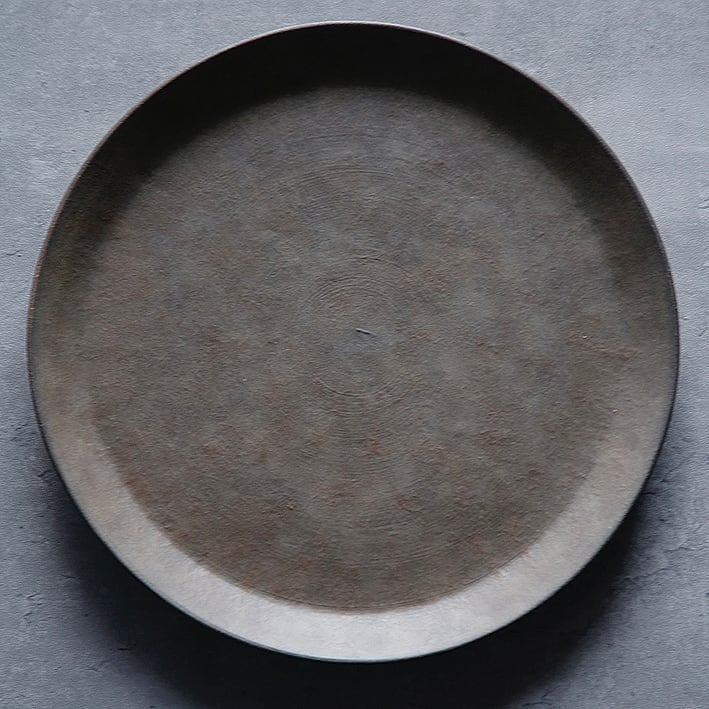 Omoプレート皿 23.5cm(錆色化粧)