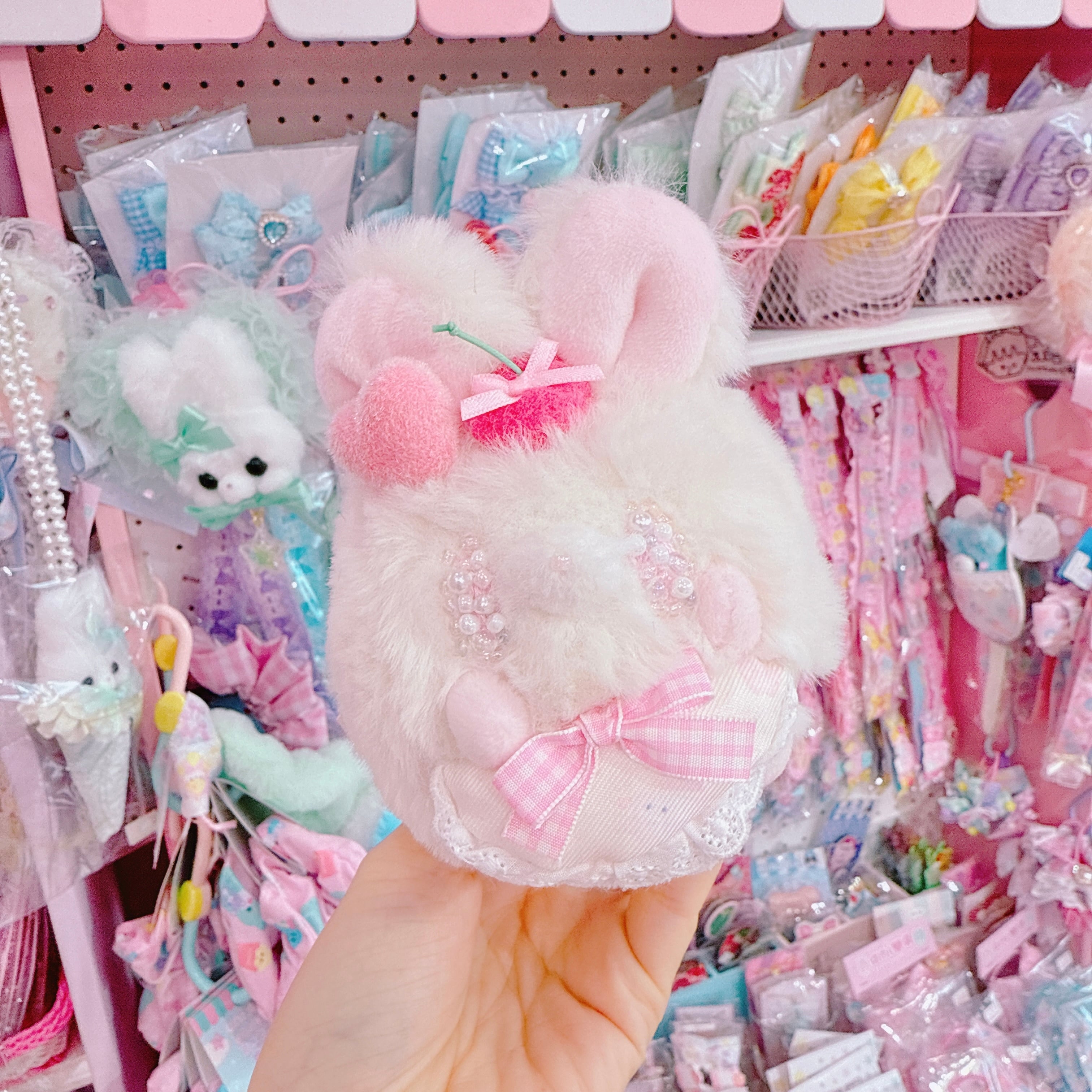 【J3】9-10さくらんぼチンチラぬいぐるみ