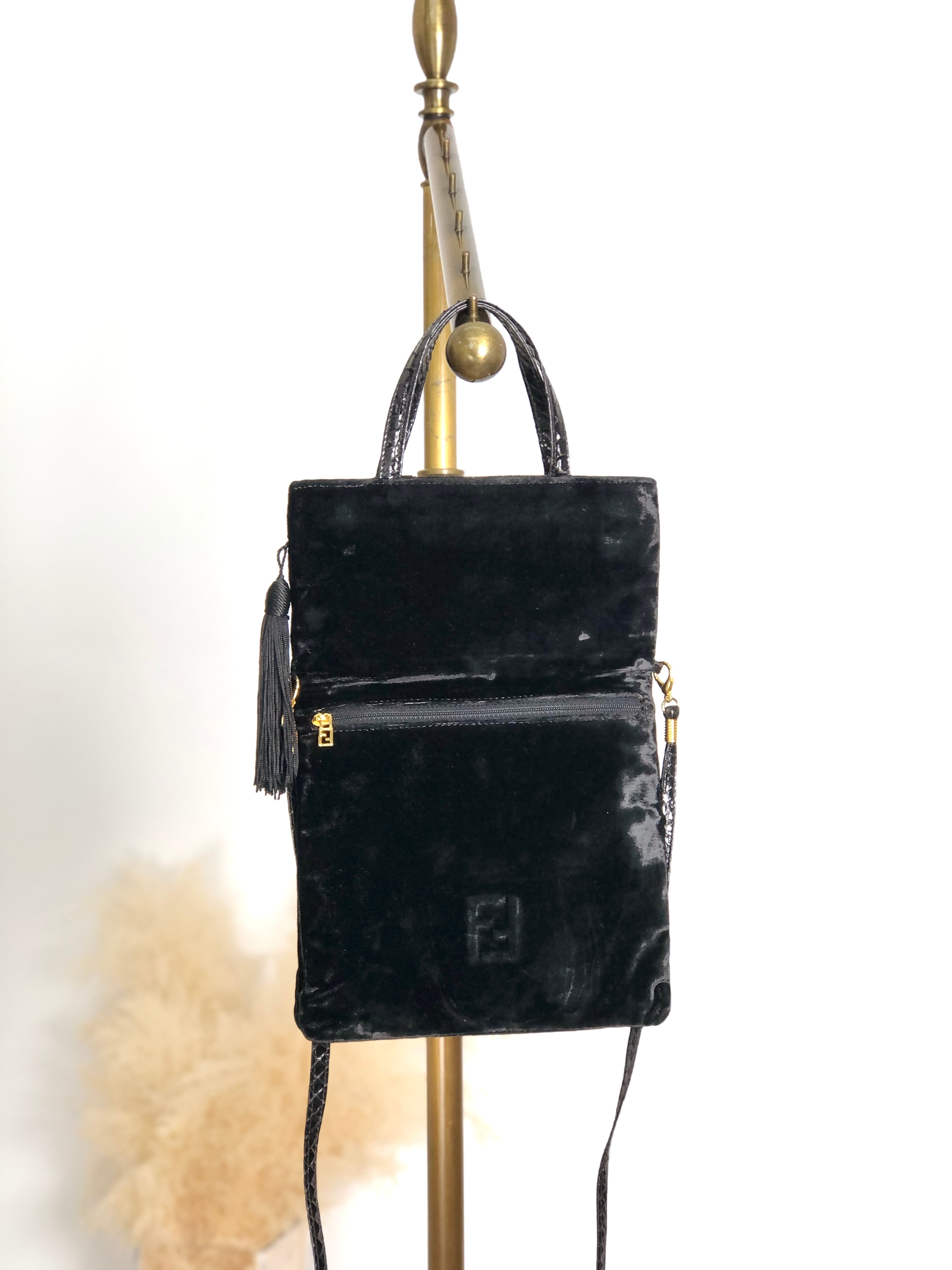 FENDI フェンディ ショルダーバッグ ブラック ロゴ タッセル ベルベット 2way vintage ヴィンテージ オールド jw2uf7