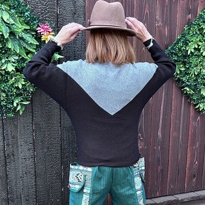 バイカラーニット