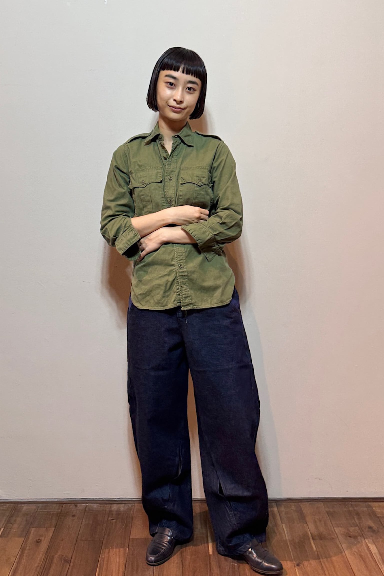 カーキ アーミー風長袖シャツ