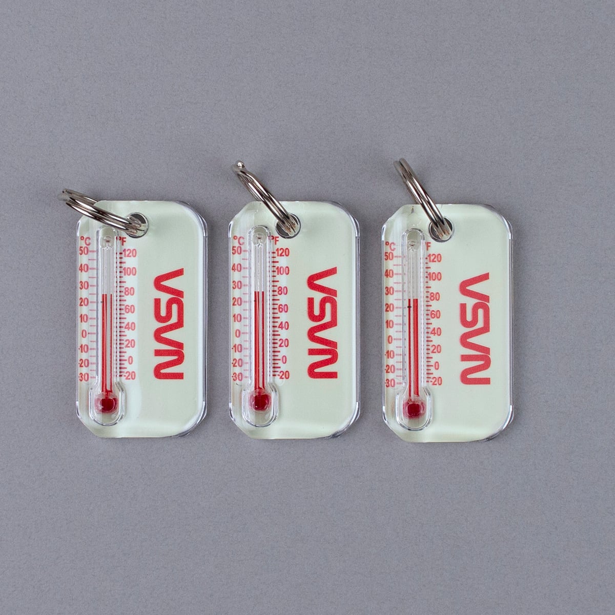 REI.アールイーアイ温度計 キーホルダー 非売品】アークテリクス 温度計 キーホルダー ARC'TERYX - メルカリ