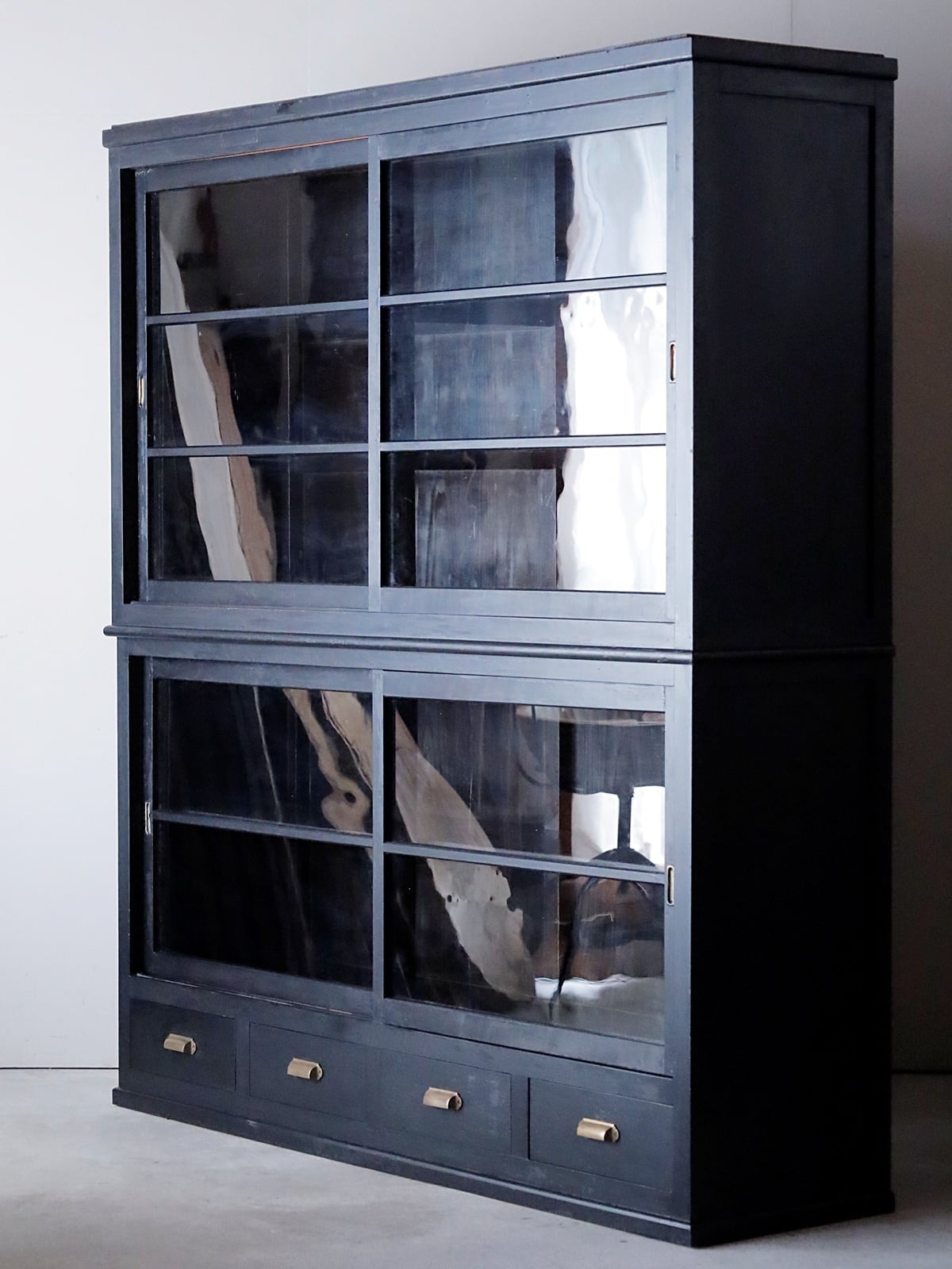 ガラス戸棚 黒 大 | アルドマ 古道具・古家具・アンティーク