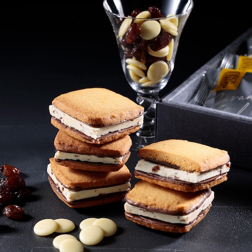 キャラメルショコラサンド　プラチナム・レザン(8個入)