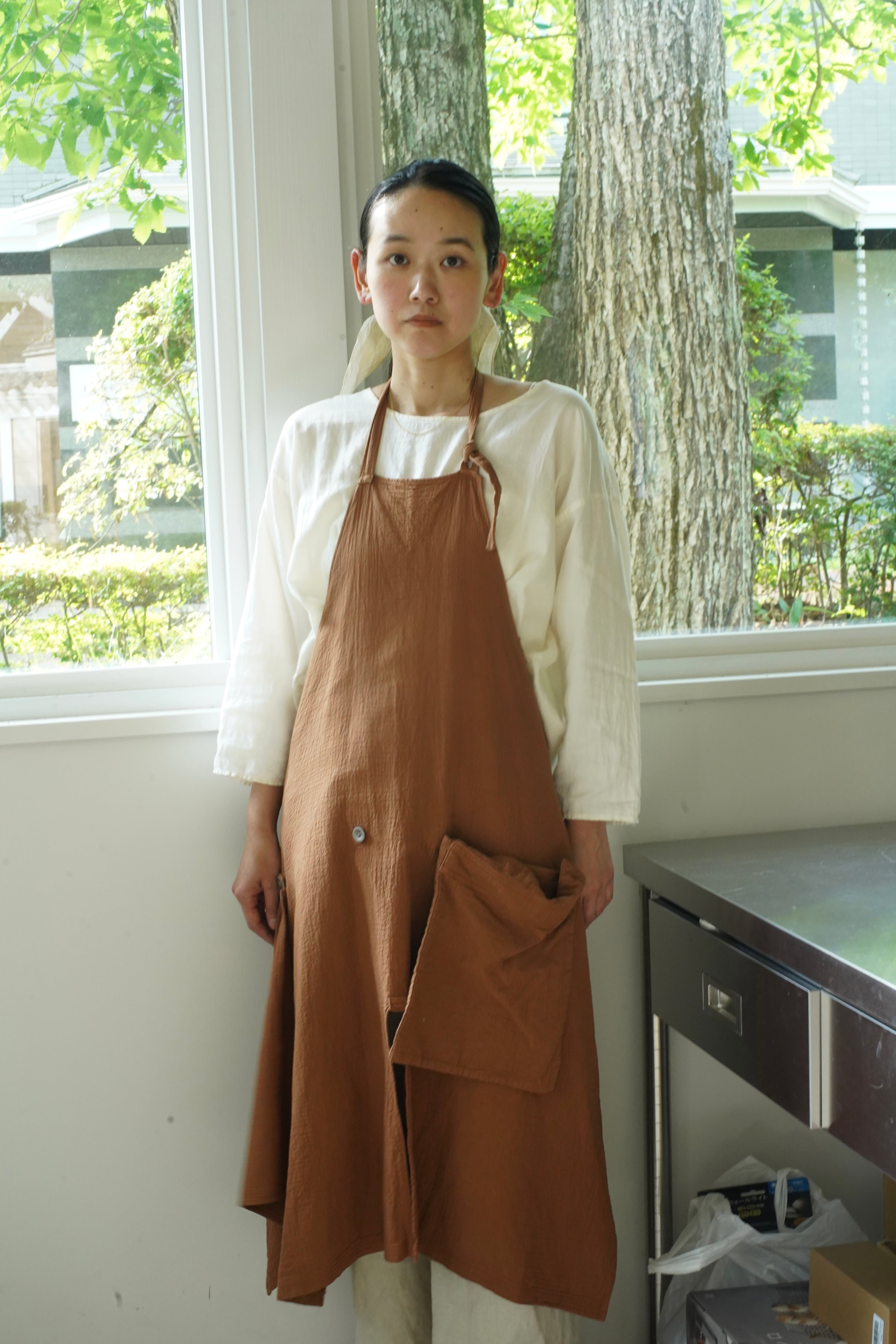 Packable Apron / 草木染 / タンガラ