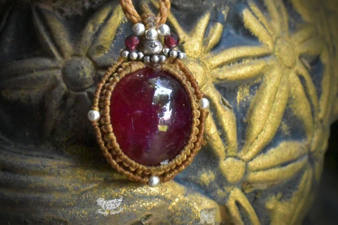 情熱の色★ルビー マクラメペンダント ruby023