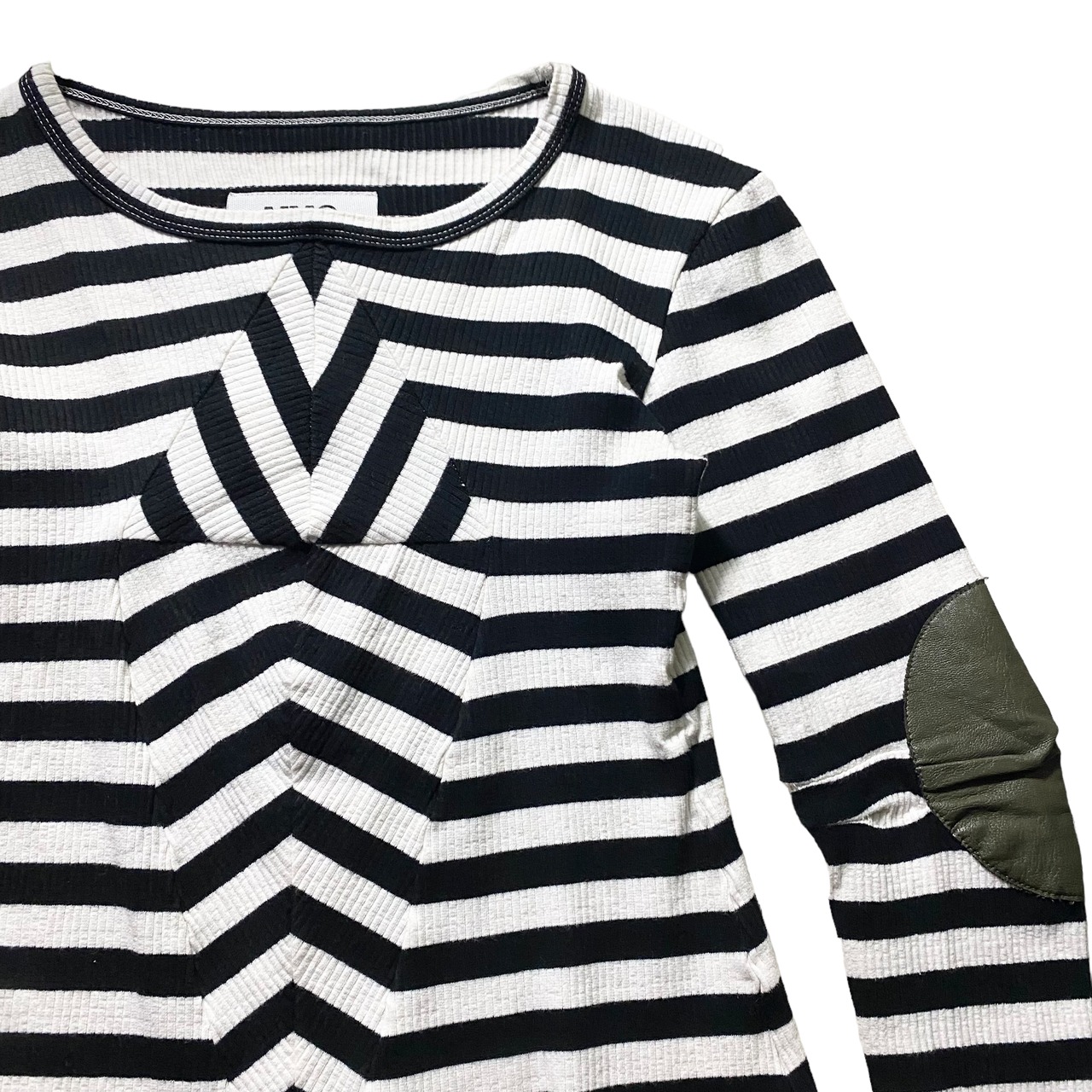 MM6 elbow patch pullover