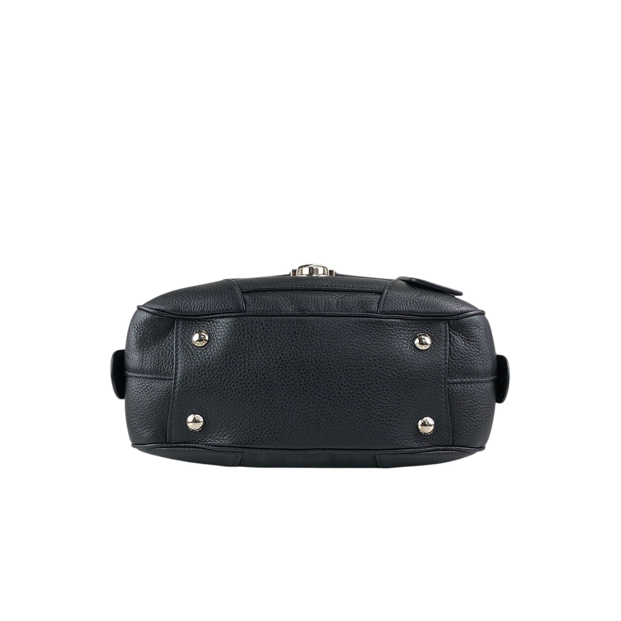 PRADA プラダ ショルダーバッグ ブラック ロゴ プッシュロック レザー