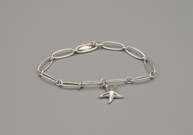 「Tiffany & Co.(ティファニー)」 Old Tiffany & Co.　Starfish　Oval Link　Bracelet – Size  / Sterling Silver 925（オールドティファニー　スターフィッシュ　オーバルリンク　ブレスレット（・シルバー925）
