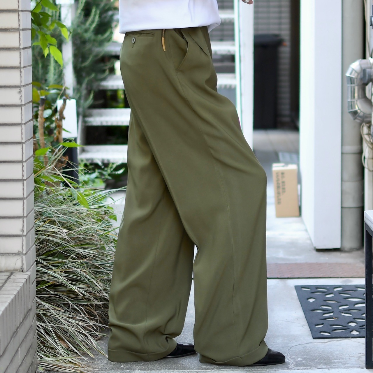 NEW・GEN  drape silhouette wide 2tuck slacks khaki