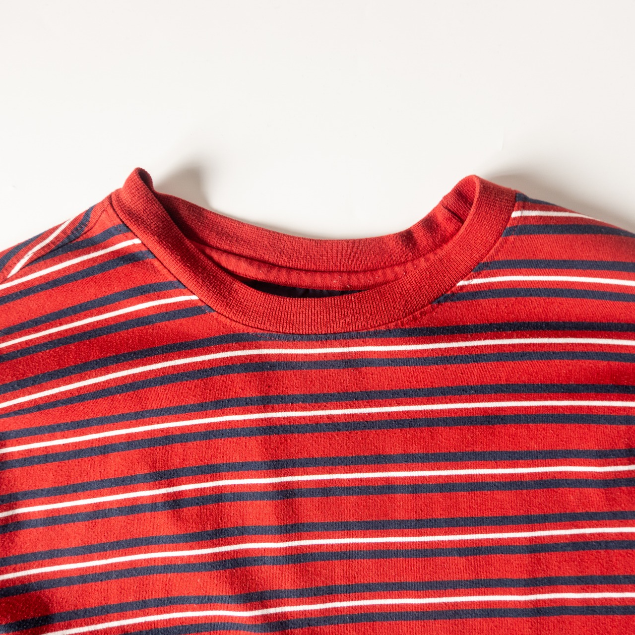 puritan multi border pocket T